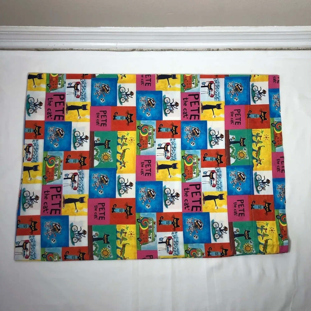Set Of 2 Hand‎ Made Cotton Multicolor Pet The Cat Standard Pillowcases